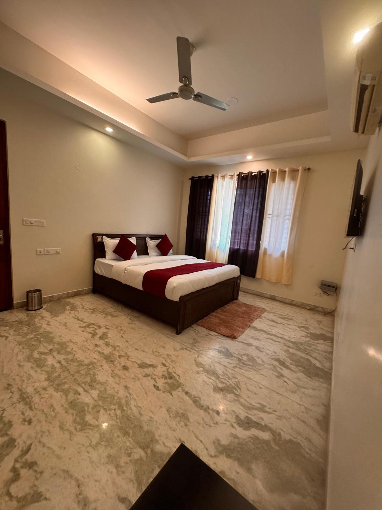 Hl Grand Hotel Lucknow Exterior foto